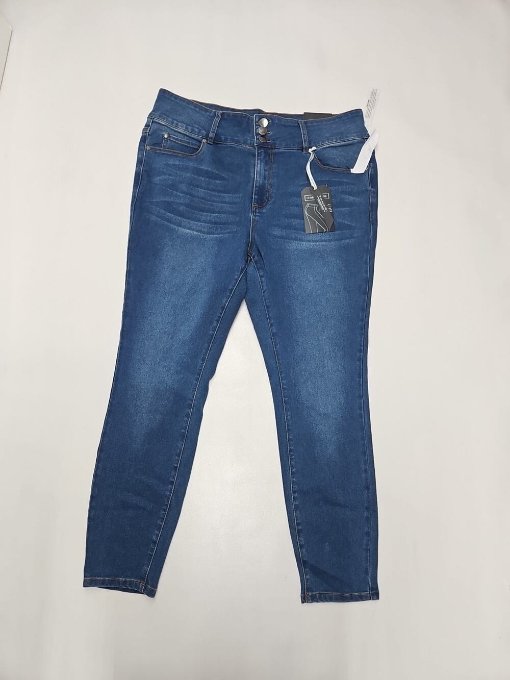 Tahari Woman's Comfort Luxe Jeans Size 18W Color Blue New